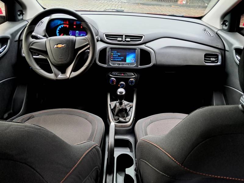 CHEVROLET - ONIX - 2013/2013 - Vermelha - R$ 45.900,00