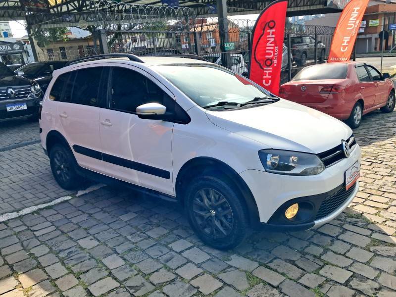 VOLKSWAGEN - SPACE CROSS - 2013/2014 - Branca - R$ 54.900,00