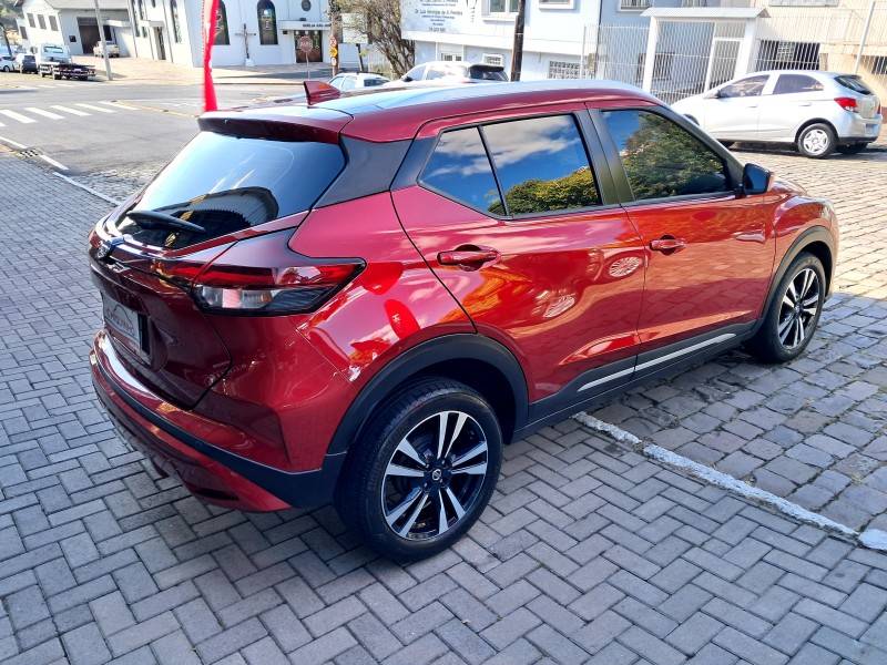 NISSAN - KICKS - 2021/2022 - Vermelha - R$ 99.900,00