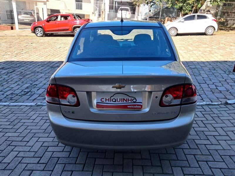 CHEVROLET - CLASSIC - 2013/2014 - Bege - R$ 32.900,00