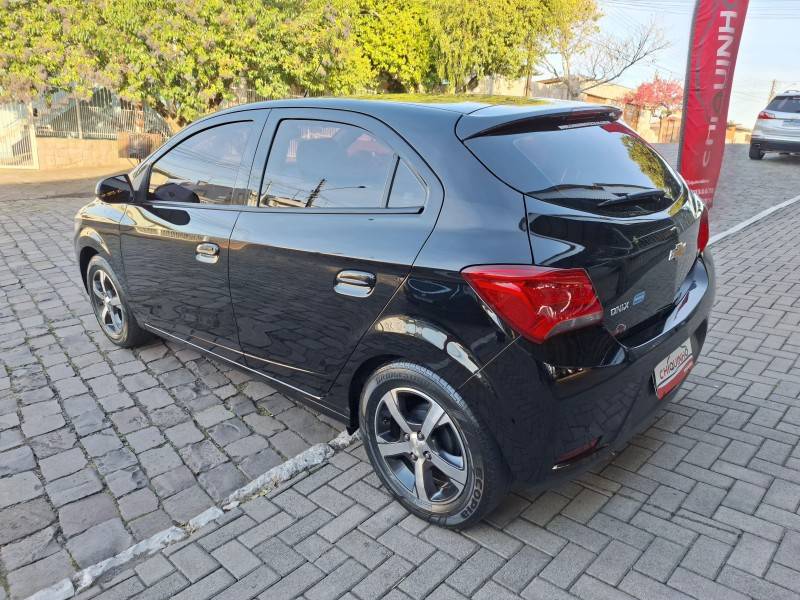 CHEVROLET - ONIX - 2018/2018 - Preta - R$ 69.900,00