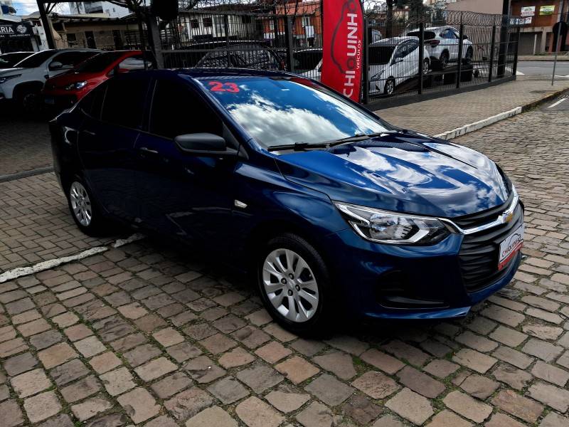 CHEVROLET - ONIX - 2022/2023 - Azul - R$ 79.900,00