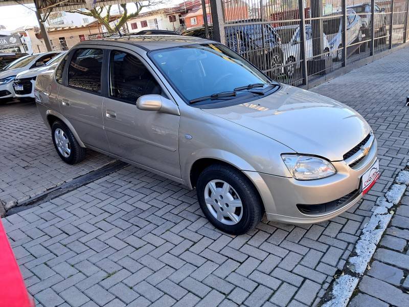CHEVROLET - CLASSIC - 2013/2014 - Bege - R$ 32.900,00