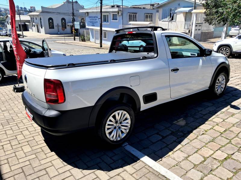 VOLKSWAGEN - SAVEIRO - 2022/2023 - Branca - R$ 69.900,00