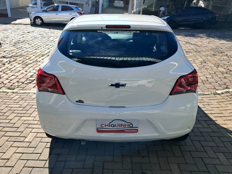 CHEVROLET - ONIX - 2021/2021 - Branca - R$ 63.900,00