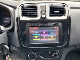 RENAULT - SANDERO - 2015/2016 - Vermelha - R$ 46.900,00
