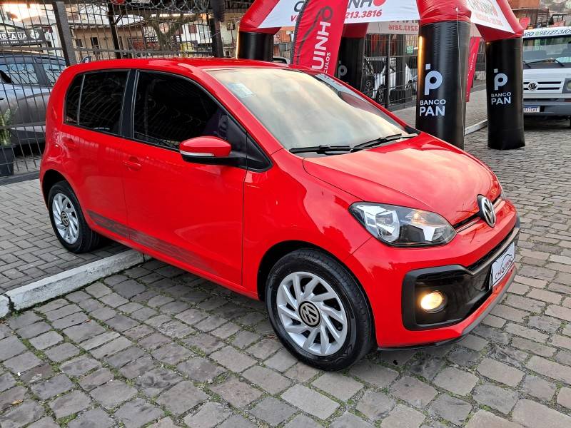 VOLKSWAGEN - UP - 2019/2020 - Vermelha - R$ 67.900,00