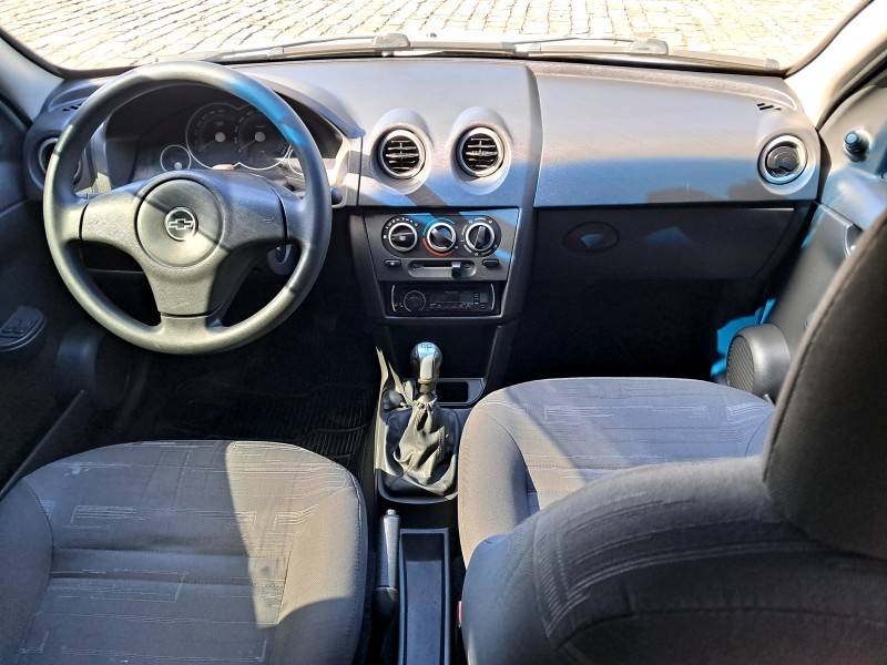CHEVROLET - PRISMA - 2010/2011 - Prata - R$ 32.900,00