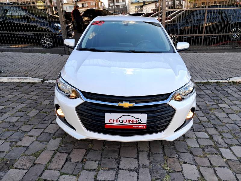 CHEVROLET - ONIX - 2021/2022 - Branca - R$ 83.900,00