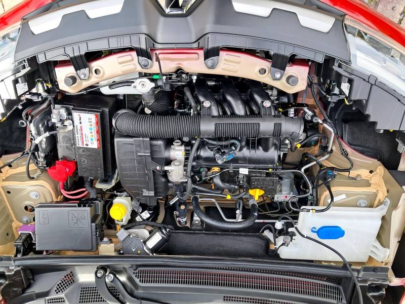 RENAULT - KWID - 2024/2025 - Vermelha - R$ 67.900,00
