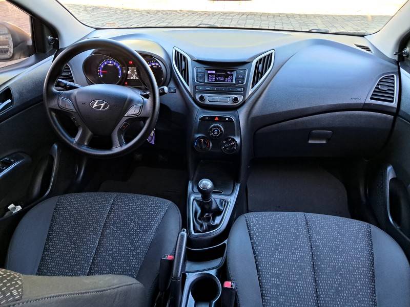 HYUNDAI - HB20 - 2018/2018 - Prata - R$ 54.900,00
