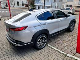FIAT - FASTBACK - 2022/2023 - Prata - R$ 118.900,00