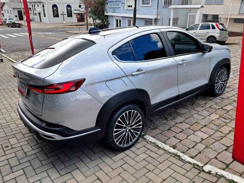 FIAT - FASTBACK - 2022/2023 - Prata - R$ 118.900,00