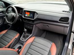 VOLKSWAGEN - T-CROSS - 2022/2022 - Prata - R$ 99.900,00