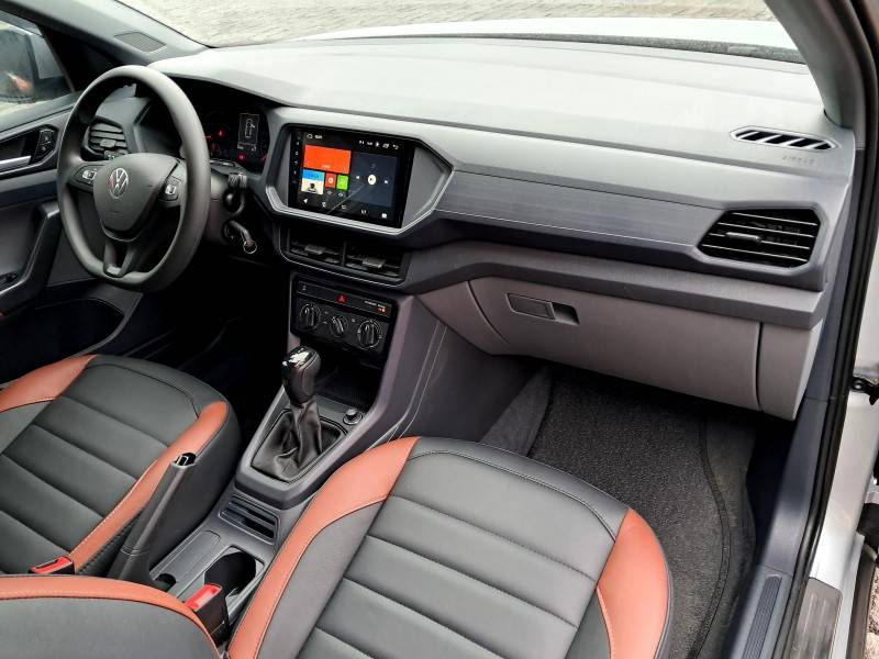 VOLKSWAGEN - T-CROSS - 2022/2022 - Prata - R$ 99.900,00