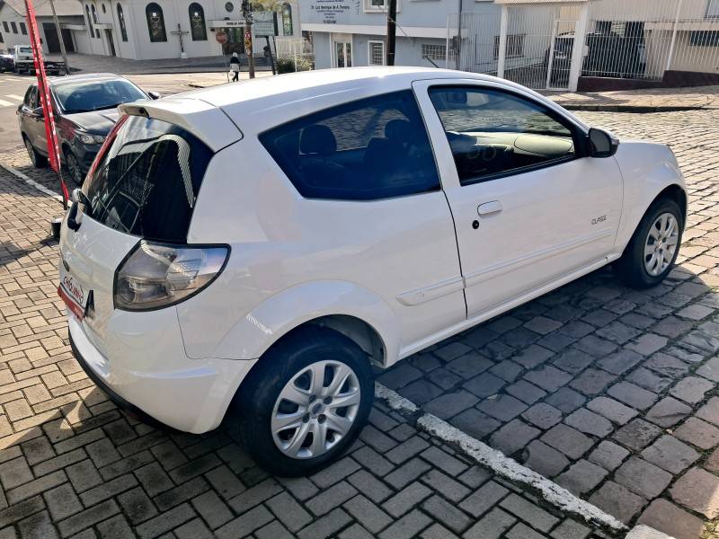 FORD - KA - 2012/2013 - Branca - R$ 31.900,00