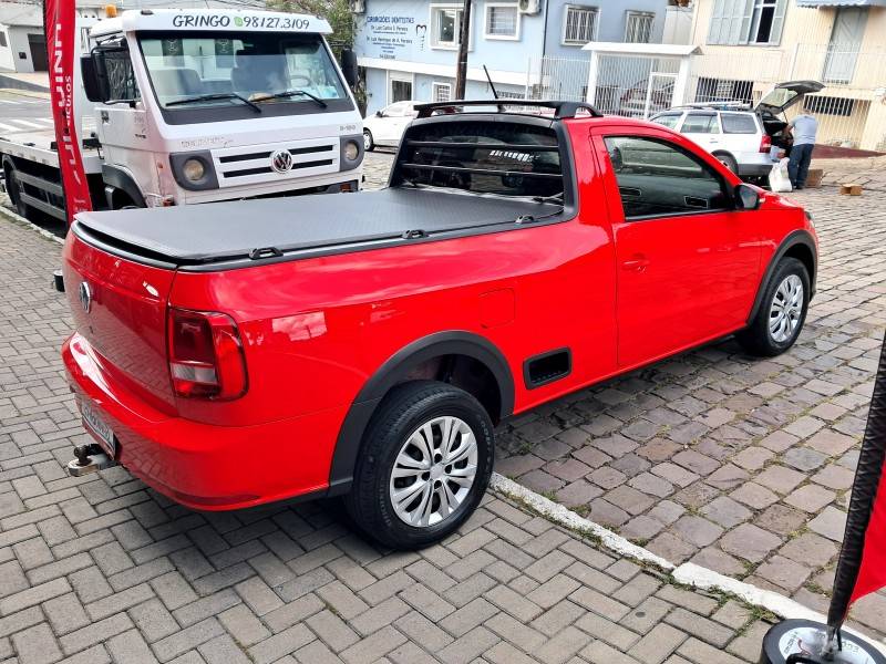 VOLKSWAGEN - SAVEIRO - 2022/2023 - Vermelha - R$ 79.900,00