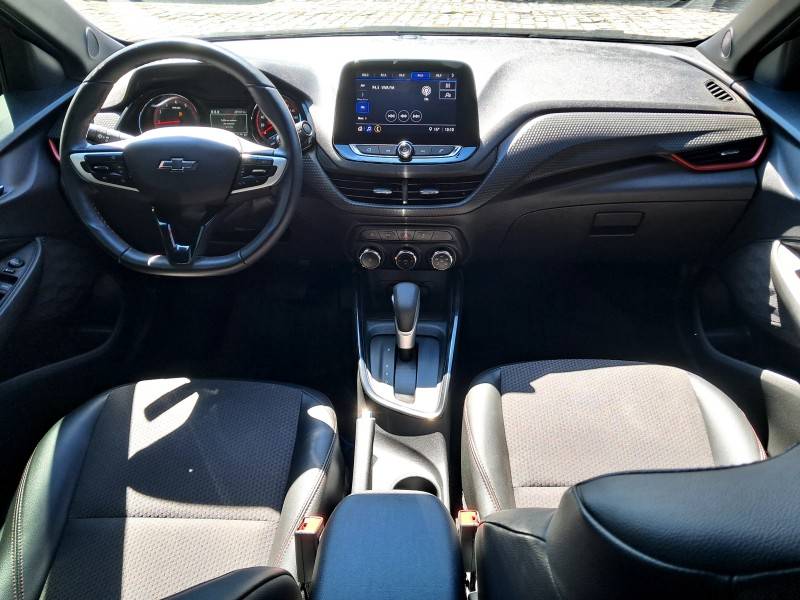 CHEVROLET - ONIX - 2023/2024 - Vermelha - R$ 96.900,00