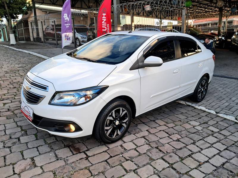 CHEVROLET - PRISMA - 2013/2014 - Branca - R$ 49.900,00
