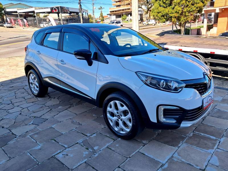 RENAULT - CAPTUR - 2017/2018 - Branca - R$ 69.900,00