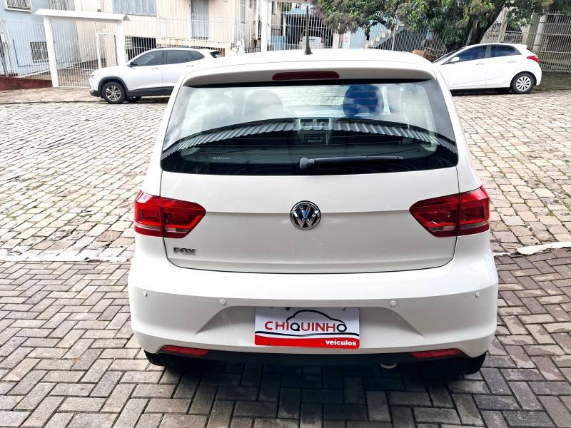 VOLKSWAGEN - FOX - 2016/2016 - Branca - R$ 47.900,00