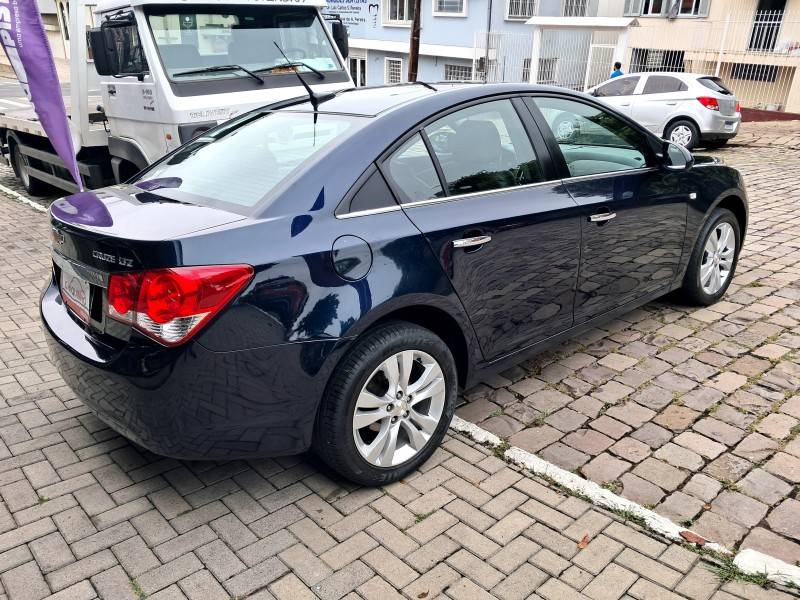 CHEVROLET - CRUZE - 2015/2015 - Azul - R$ 67.900,00