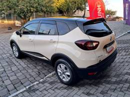RENAULT - CAPTUR - 2020/2021 - Bege - R$ 82.900,00
