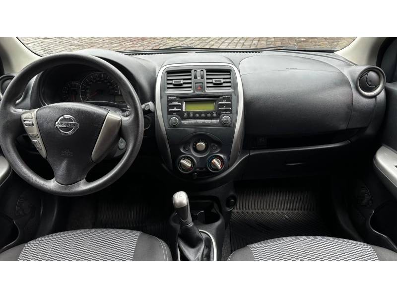 NISSAN - MARCH - 2015/2015 - Preta - R$ 46.900,00