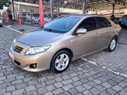 TOYOTA - COROLLA - 2010/2011 - Bege - R$ 56.900,00