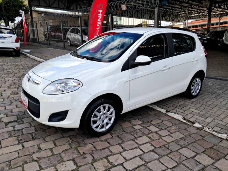 FIAT - PALIO - 2016/2016 - Branca - R$ 43.900,00