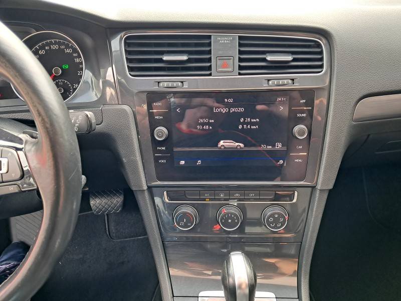 VOLKSWAGEN - GOLF - 2017/2018 - Preta - R$ 96.900,00