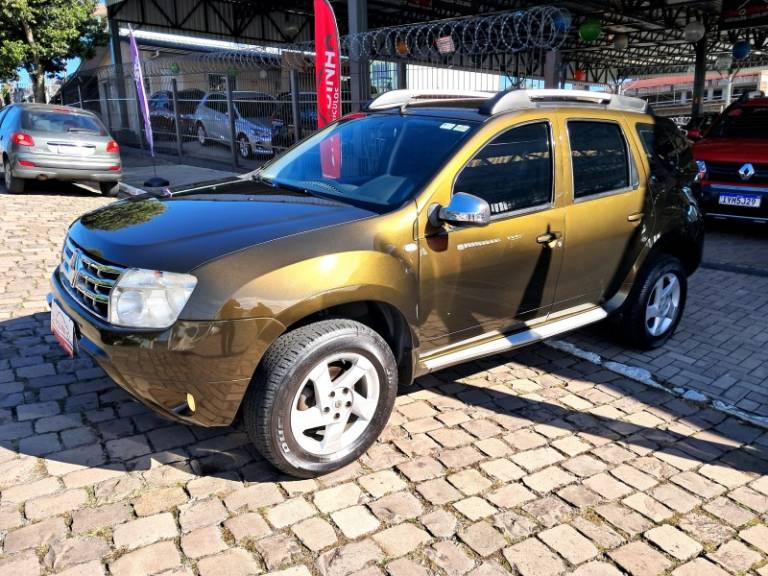 RENAULT - DUSTER - 2012/2013 - Verde - R$ 52.900,00