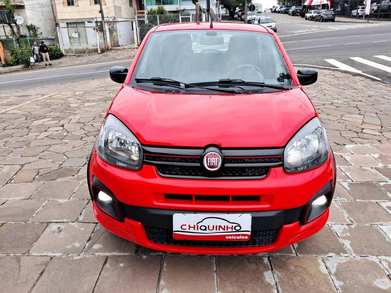 FIAT - UNO - 2017/2018 - Vermelha - R$ 54.900,00