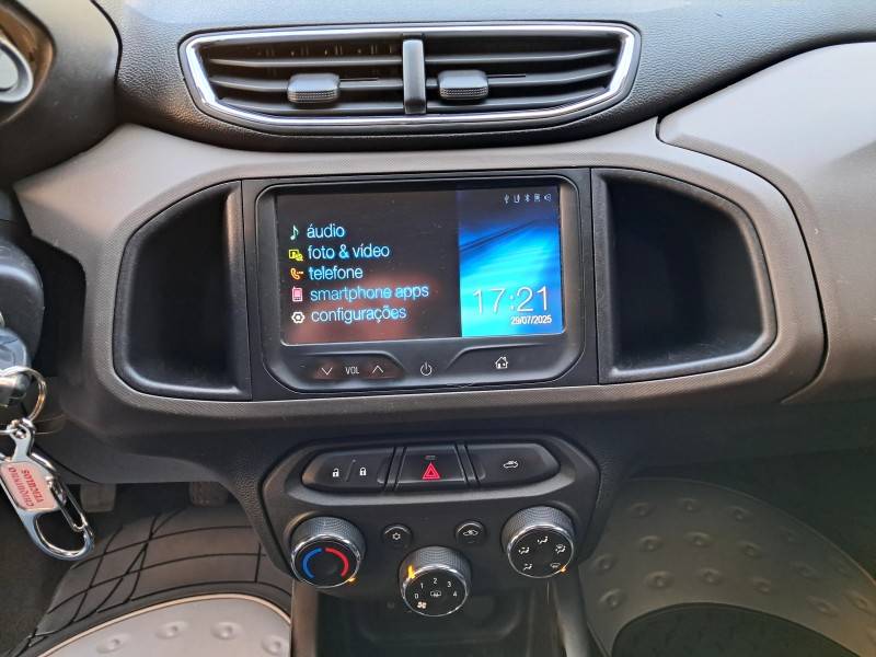 CHEVROLET - PRISMA - 2013/2014 - Branca - R$ 49.900,00