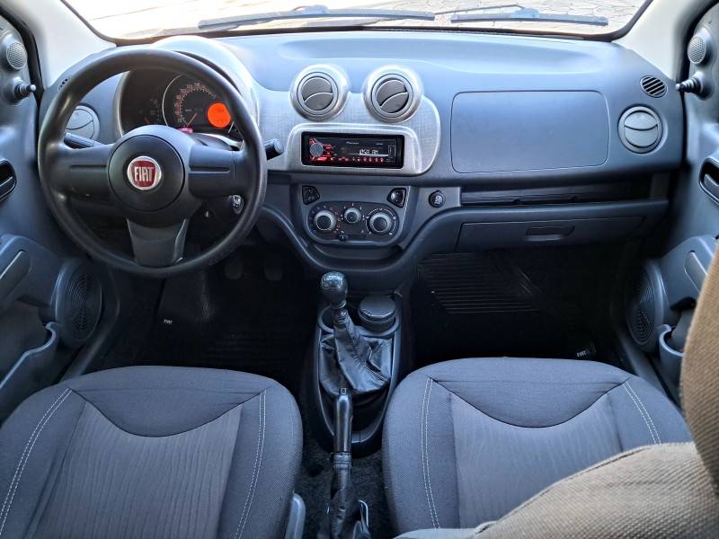 FIAT - UNO - 2011/2012 - Vermelha - R$ 34.900,00
