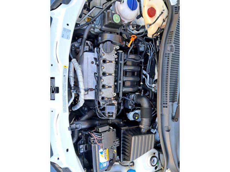 VOLKSWAGEN - VOYAGE - 2013/2014 - Branca - R$ 42.900,00