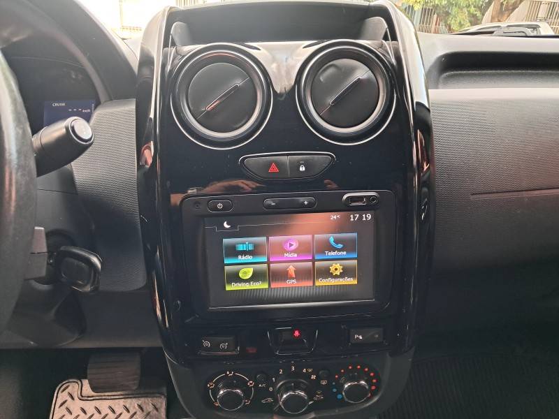 RENAULT - DUSTER OROCH - 2018/2018 - Vermelha - R$ 82.900,00