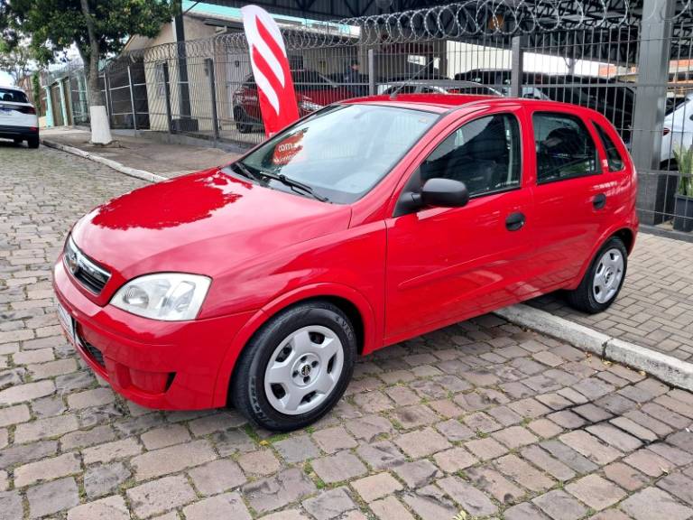 CHEVROLET - CORSA - 2010/2011 - Vermelha - R$ 32.900,00