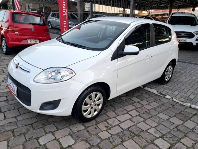FIAT - PALIO - 2014/2015 - Branca - R$ 42.900,00