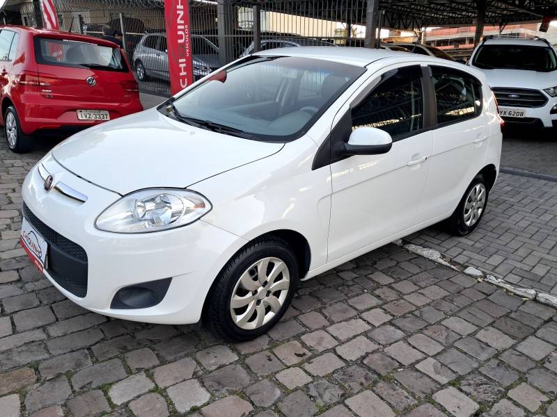 FIAT - PALIO - 2014/2015 - Branca - R$ 42.900,00