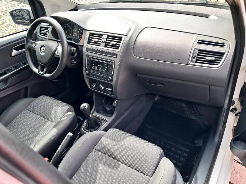VOLKSWAGEN - FOX - 2016/2016 - Branca - R$ 47.900,00