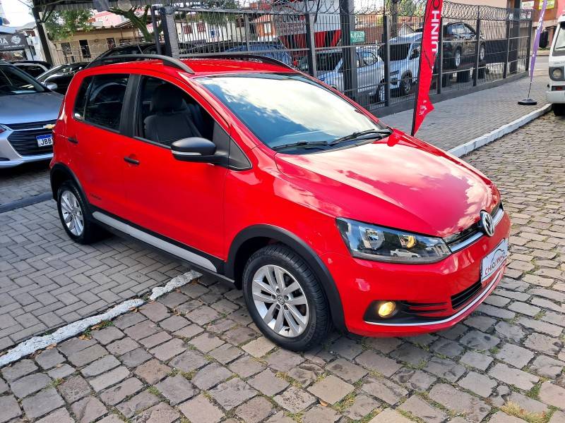 VOLKSWAGEN - FOX - 2016/2017 - Vermelha - R$ 56.900,00