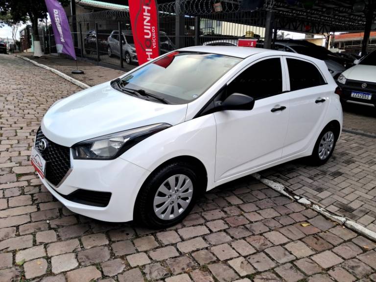 HYUNDAI - HB20 - 2018/2019 - Branca - R$ 56.900,00