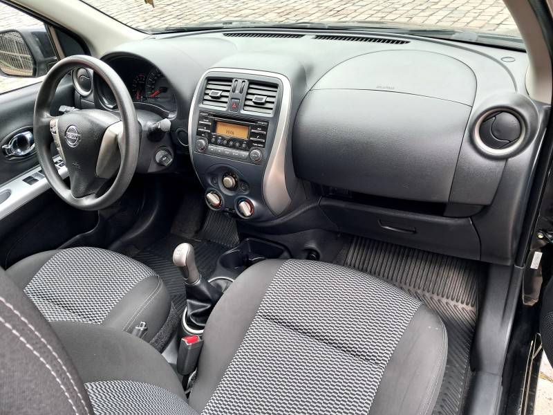 NISSAN - MARCH - 2015/2015 - Preta - R$ 46.900,00