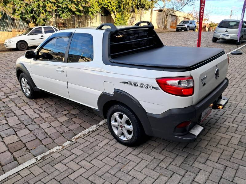 FIAT - STRADA - 2018/2019 - Branca - R$ 76.900,00