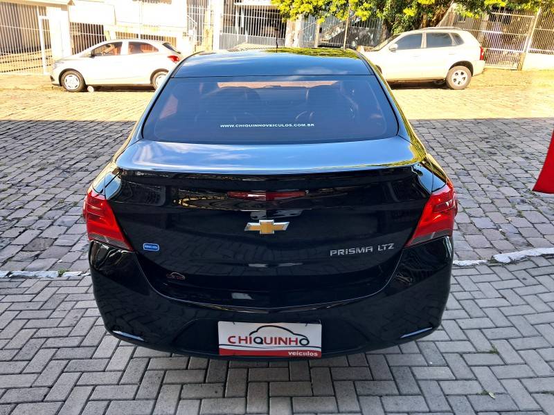 CHEVROLET - PRISMA - 2016/2017 - Preta - R$ 64.900,00