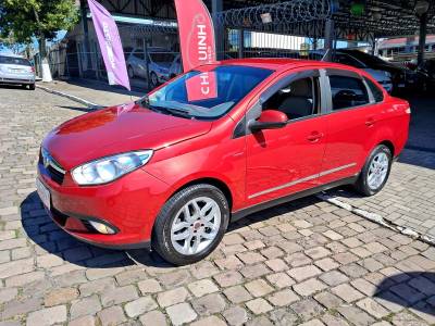 FIAT - GRAND SIENA - 2014/2015 - Vermelha - R$ 42.900,00