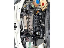VOLKSWAGEN - VOYAGE - 2013/2014 - Branca - R$ 42.900,00