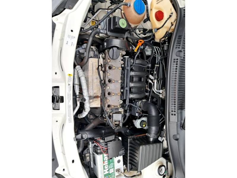 VOLKSWAGEN - VOYAGE - 2013/2014 - Branca - R$ 42.900,00