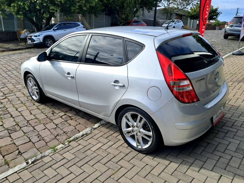 HYUNDAI - I30 - 2010/2011 - Prata - R$ 43.900,00